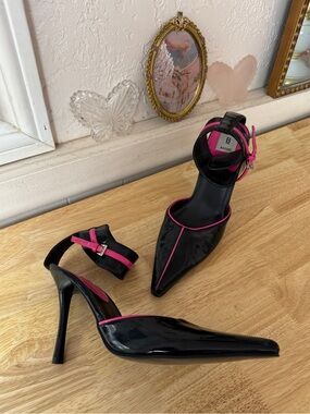 2000s Bakers Black & Pink Patent Pointed Toe Stiletto Heels Size 8 Y2K